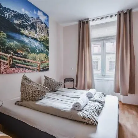 Goralska Pasja Krupowki 37 *